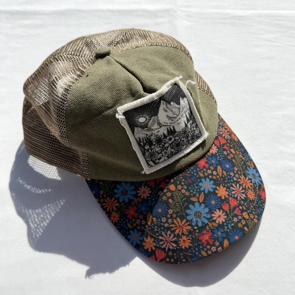 Natural Life Canvas Trucker Hat Mountains One Size Snap Back Green Floral